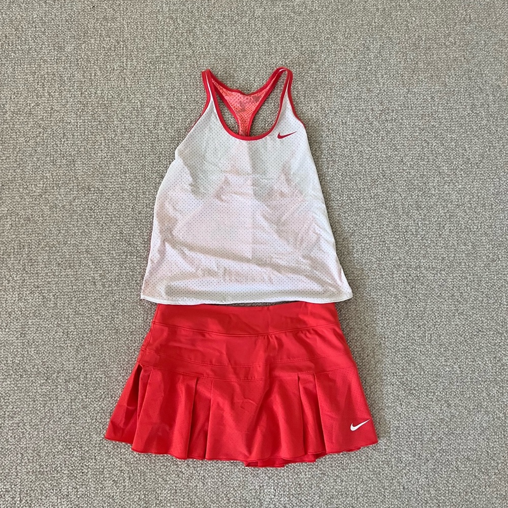 Size Medium Nike tennis outfit. Must be sold as a set.